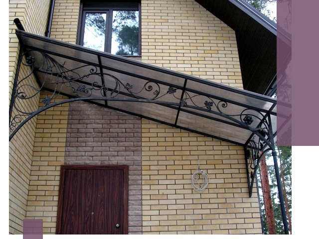 Односкатные козырьки из металла под ключ в Шелехове