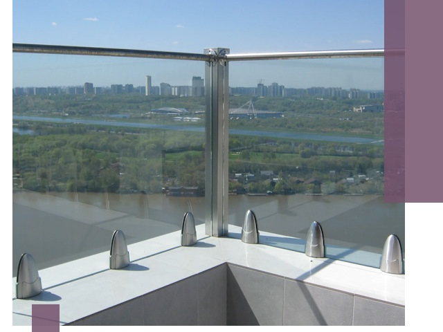 Стеклянные парапеты премиум класса в Шелехове для домов и бизнесов